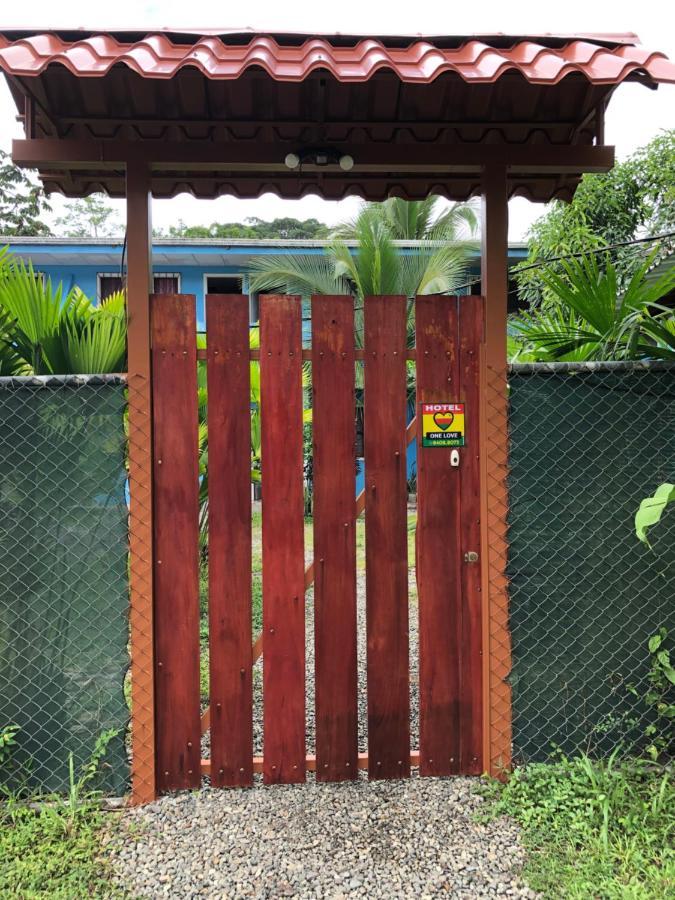 Hotel One Love Puerto Viejo Puerto Viejo de Talamanca ภายนอก รูปภาพ