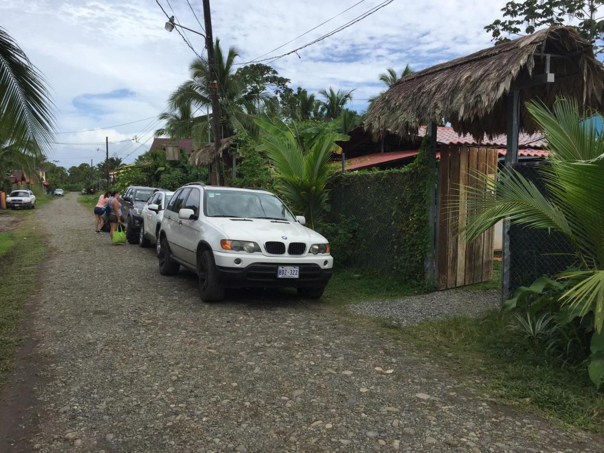 Hotel One Love Puerto Viejo Puerto Viejo de Talamanca ภายนอก รูปภาพ